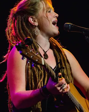 Crystal Bowersox Newport